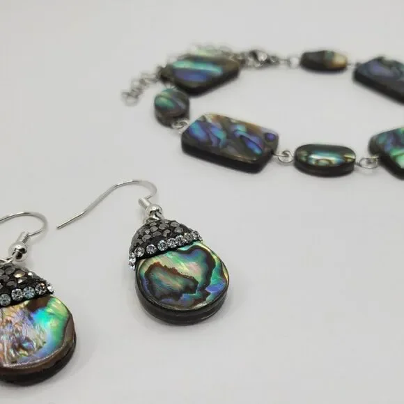 Hand Crafted Natural Shell Jewelry Set - Picture 13 of 15